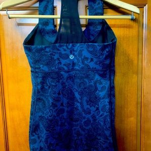 Blue damask print mesh racer back Lululemon top